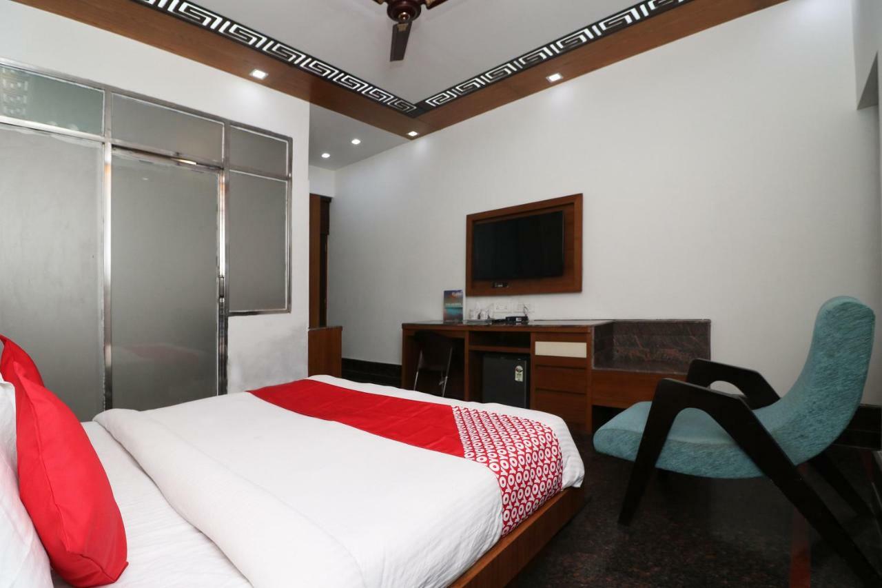 Oyo 10448 Green View Home Stay Dehradun Exterior photo